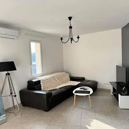 Appartement Tout Equipe Les Granges-Gontardes Exterior photo